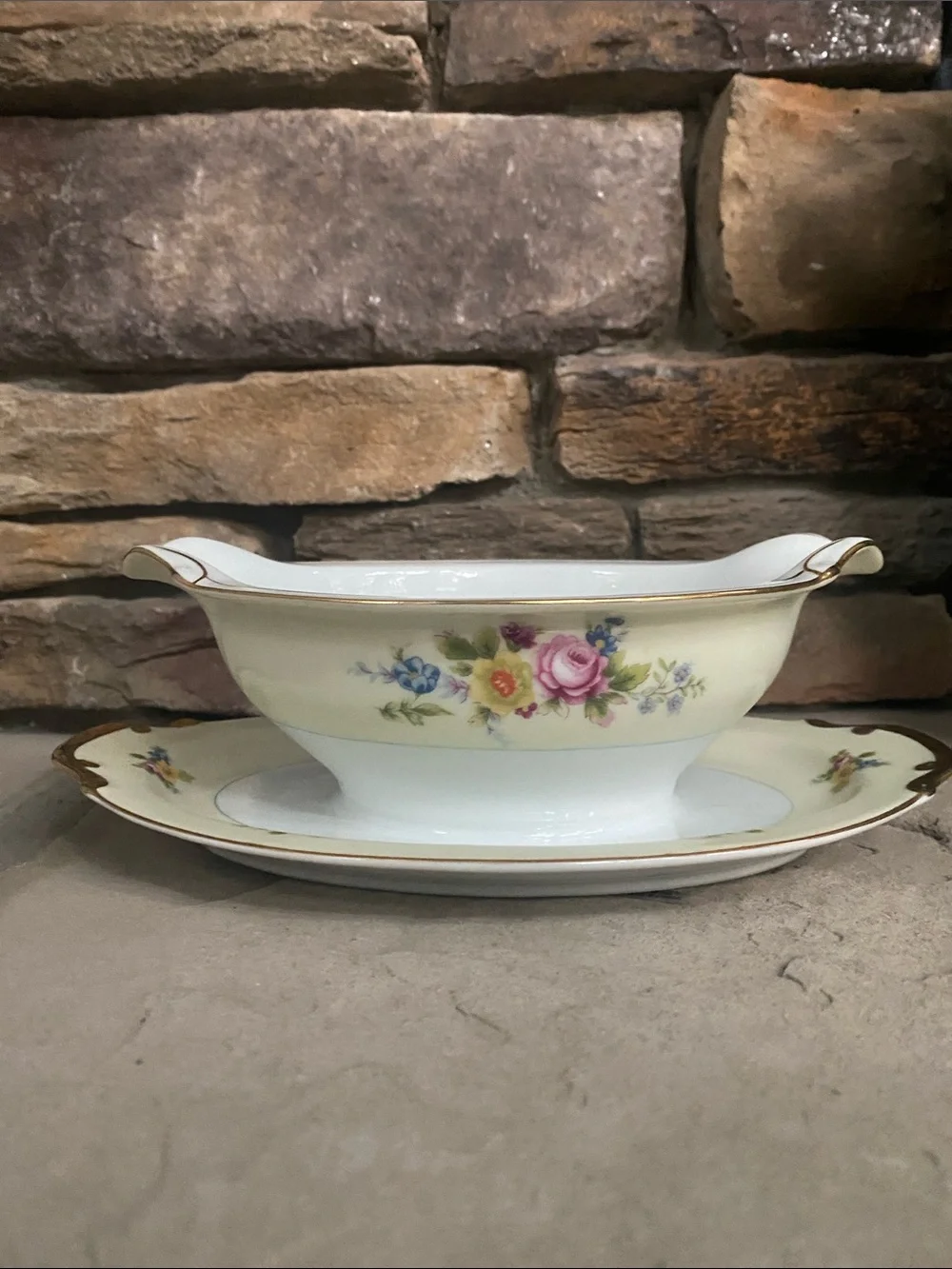 Vintage hand painted Transor Ware Japan gravy boat with attached underplot